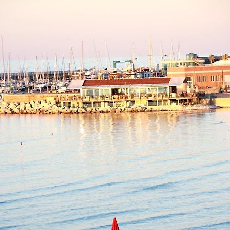 Hotel Excelsior Fano Exterior photo