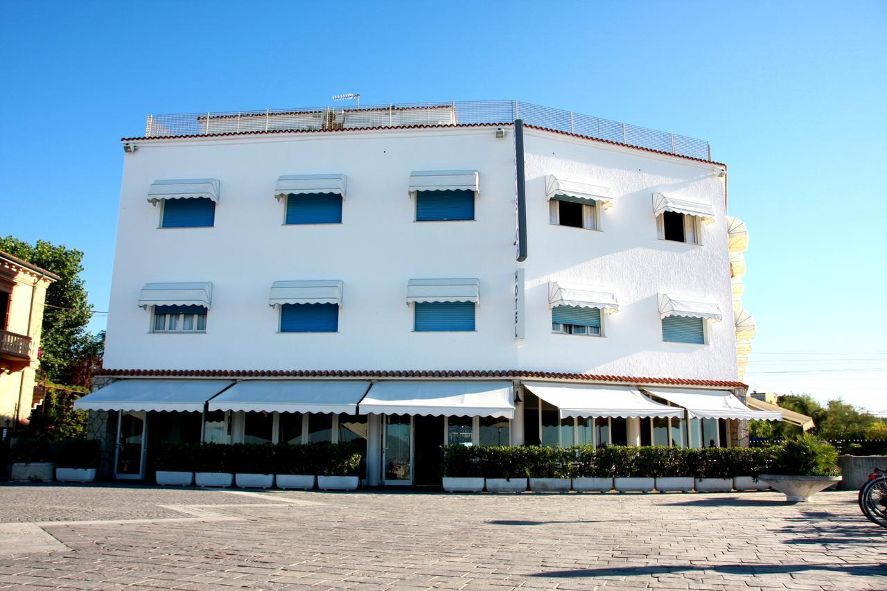 Hotel Excelsior Fano Exterior photo